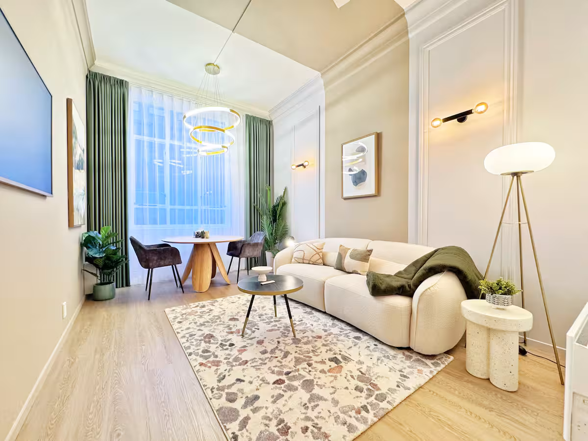 Boutique CBD Luxury 1BR — Guardian Building photo 1