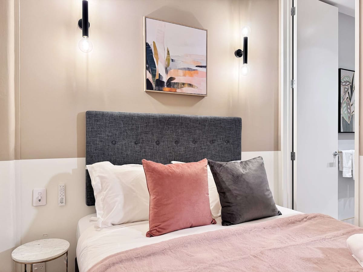 Boutique CBD Luxury 1BR — Guardian Building photo 3
