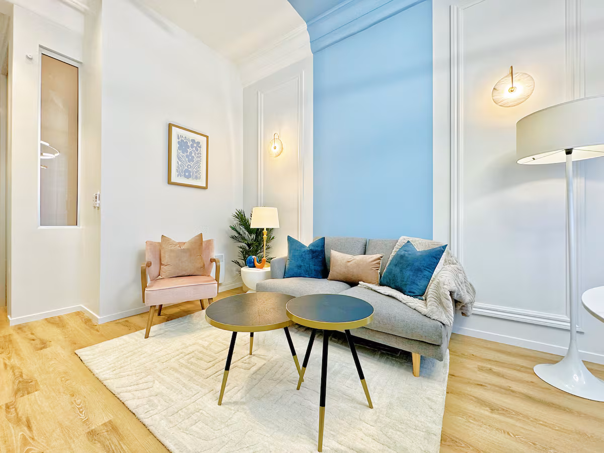 Modern Elegance CBD Luxury 1BR — Guardian Building photo 3