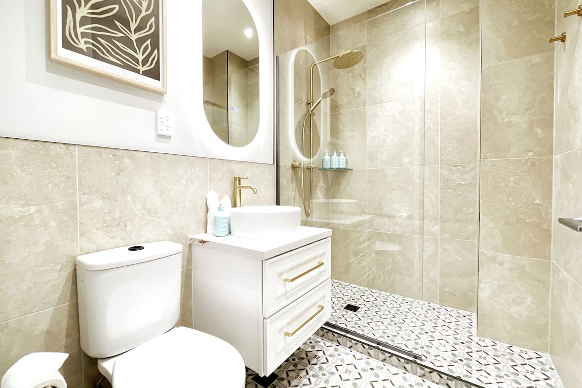 Stylish Chic 1BR Gem — Guardian Building photo 4