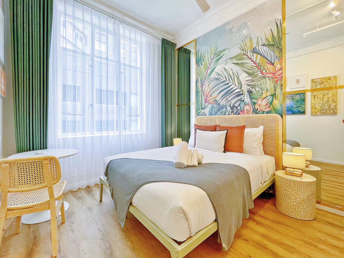Stylish Urban Retreat Studio — Guardian Building photo 1