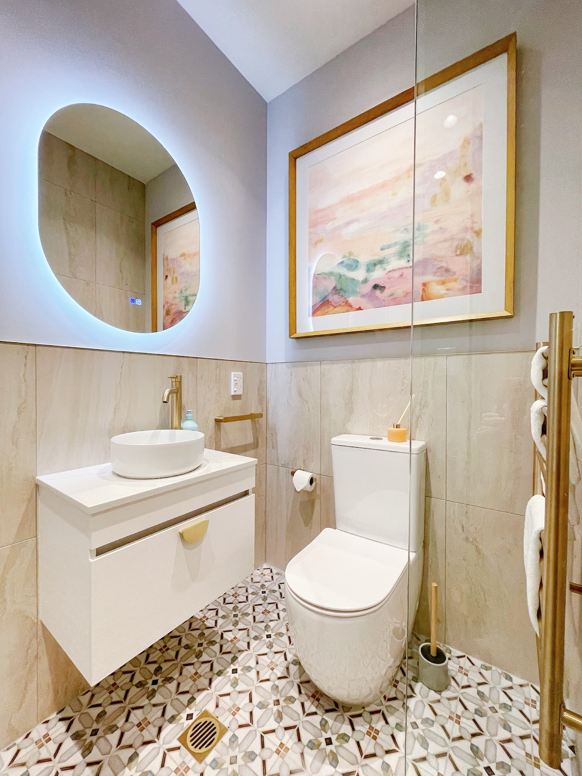 Stylish Urban Retreat Studio — Guardian Building photo 3