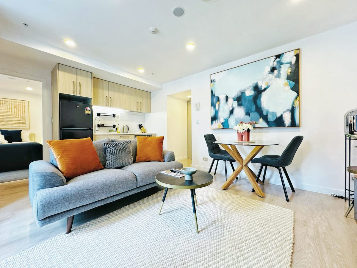 Prime 1BR by SkyTower, with Pool & Gym photo 2