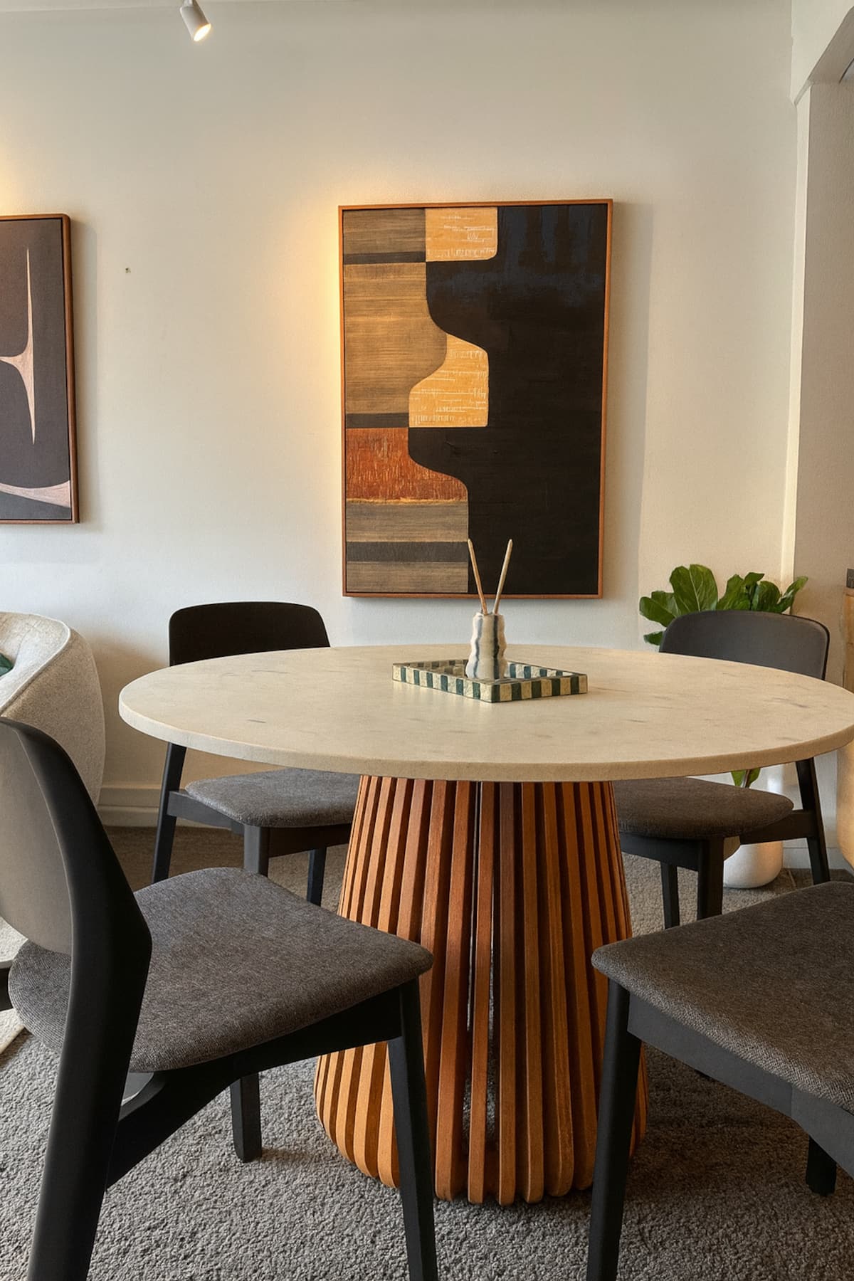 Premium Modern 2BR — Free Parking & Air-Con photo 2