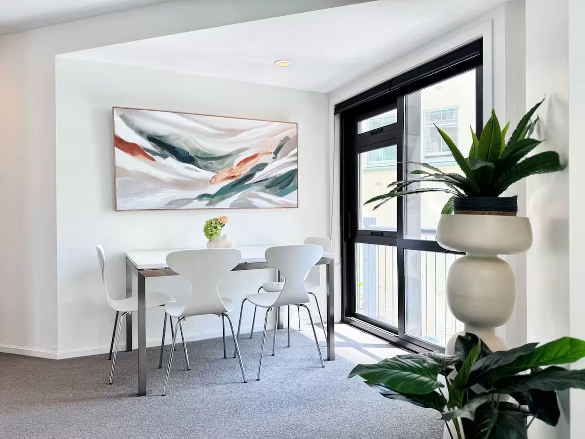 Bright CBD Apartment — Walk to Spark Arena photo 4