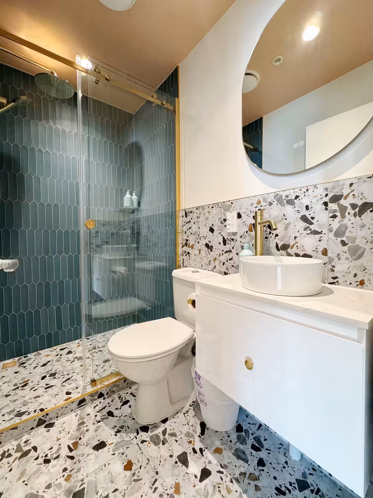 Bright City 2BR with Air-Con — Albert Park & University photo 4