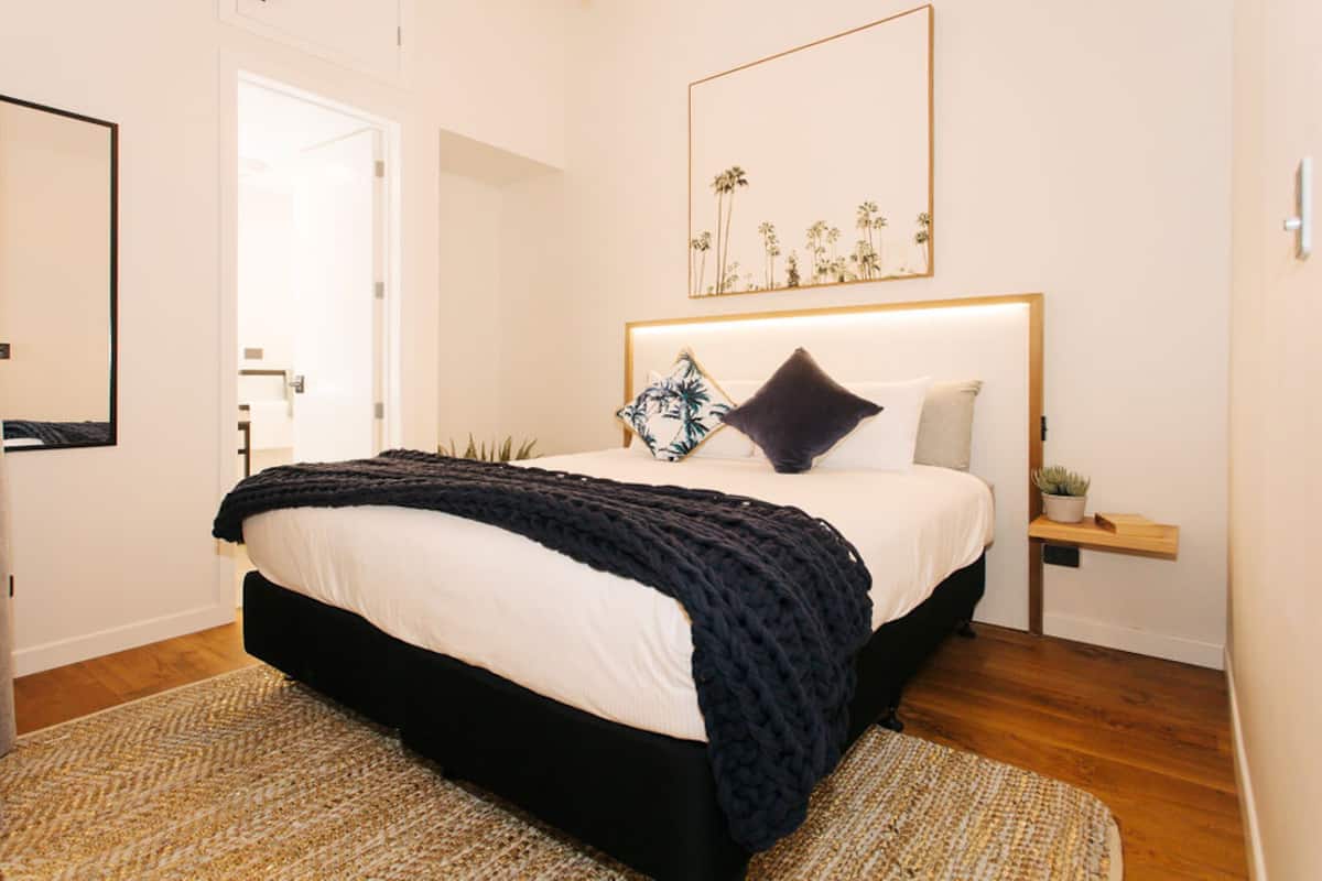 Central 4-Bedroom Gem with 2 Free Carparks photo 6