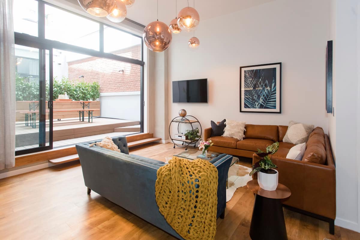 Designer City 4BR Loft with 2 Free Car Parks photo 3